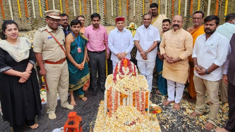 ಅಂಜನಾದ್ರಿ ಬೆಟ್ಟಕ್ಕೆ ರಾಜ್ಯಪಾಲ ಗೆಹ್ಲೋಟ್ ಆಗಮನ