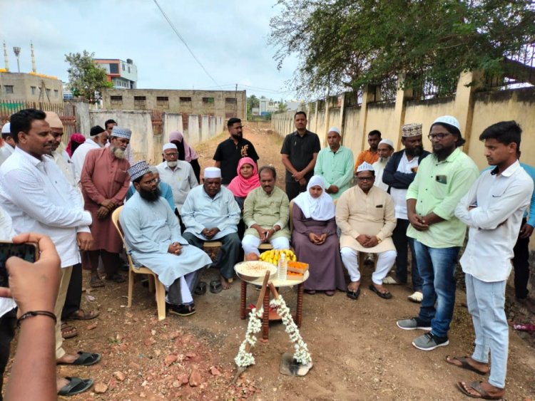 ರಝಾ ಟೌನ್ ನಲ್ಲಿ ಸಿಸಿ ರಸ್ತೆ ನಿರ್ಮಾಣಕ್ಕೆ ಶಾಸಕ ಅಬ್ಬಯ್ಯ ಚಾಲನೆ