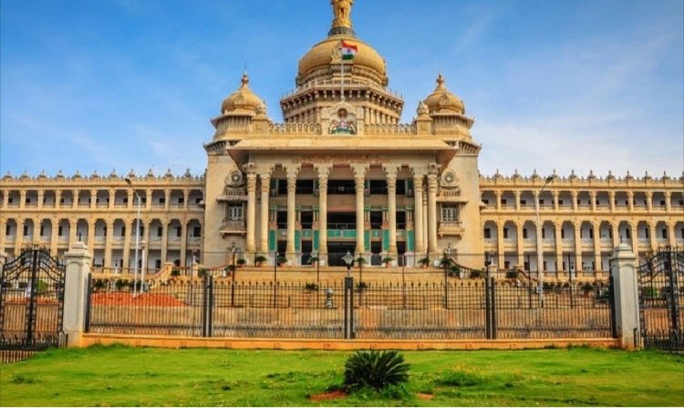 ವಿಧಾನಸಭೆ ಚುನಾವಣೆ : ರಾಜ್ಯ ಸರ್ಕಾರದಿಂದ 8 'KAS' ಅಧಿಕಾರಿ, 39 ತಹಶೀಲ್ದಾರ್ ಗಳ ವರ್ಗಾವಣೆ